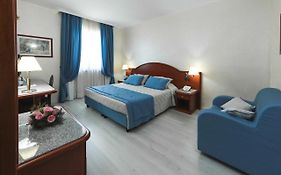 Edra Palace Hotel & Ristorante  4*